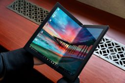 Lenovo Announces World’s First Foldable Laptop