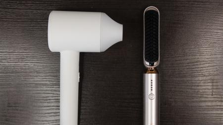 Xiaomi Ionic hairdryer and brush. Overengineered beauty products